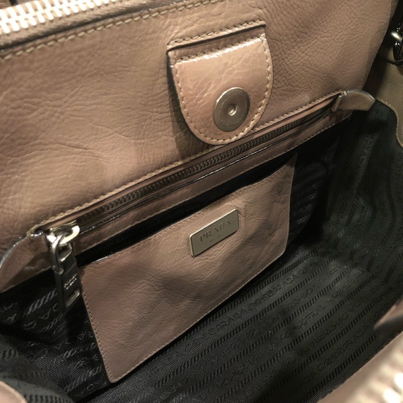 Host pick❤️ Prada Twin Pocket Tote - Picture 4 of 7